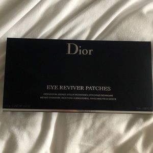 Dior backstage eye reviver patches